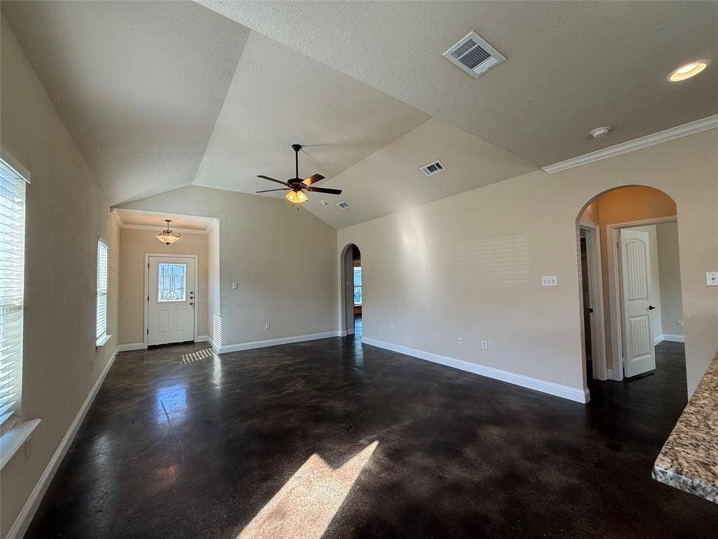402 W Avenue C, Waxahachie, TX 75165 402 W Avenue C, Waxahachie, TX 75165