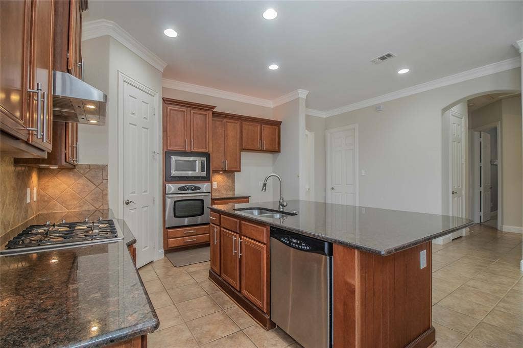 4647 Phillip Drive, Plano, TX 75024 4647 Phillip Drive, Plano, TX 75024