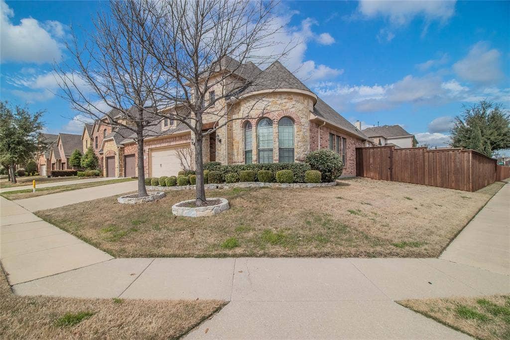 4647 Phillip Drive, Plano, TX 75024 4647 Phillip Drive, Plano, TX 75024