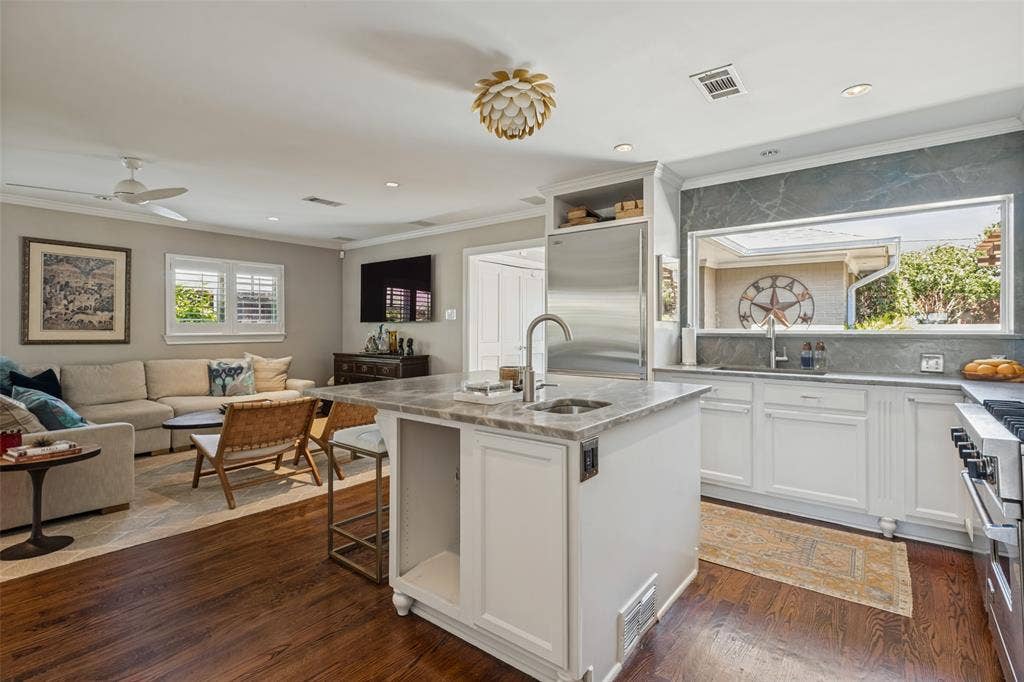 6707 Southridge Drive, Dallas, TX 75214 6707 Southridge Drive, Dallas, TX 75214