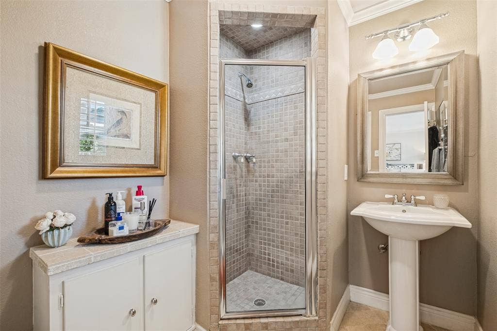 6707 Southridge Drive, Dallas, TX 75214 6707 Southridge Drive, Dallas, TX 75214