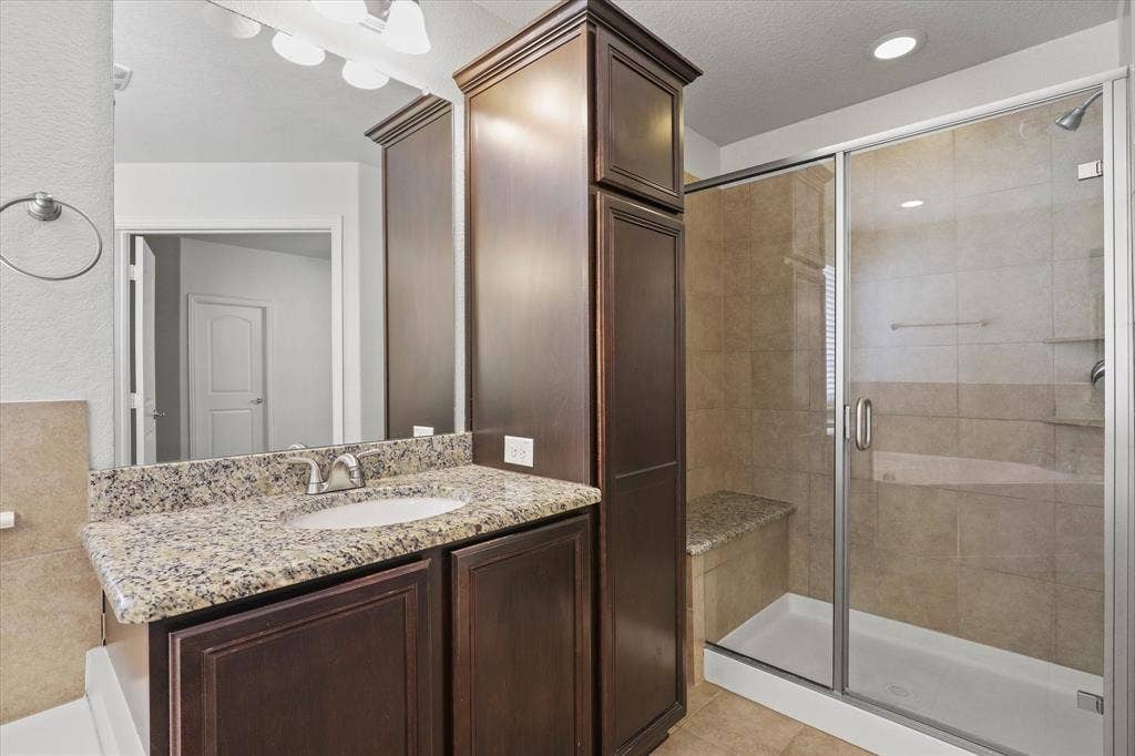 6529 Rutherford Road, Plano, TX 75023 View #2 of the Primary Bath showing the shower.