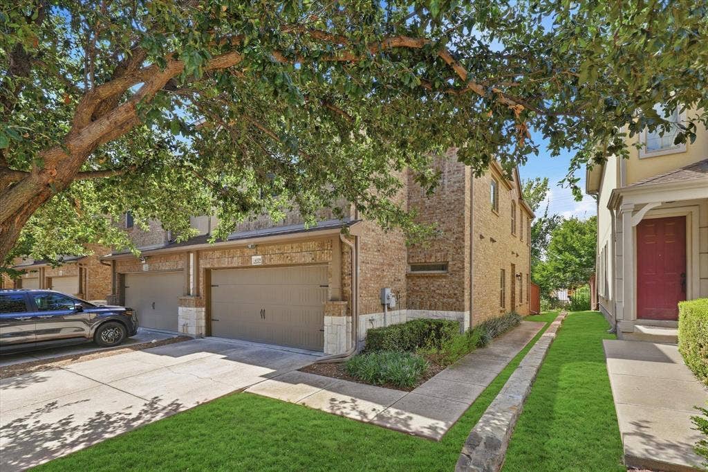6529 Rutherford Road, Plano, TX 75023 And welcome to 6529 Rutherford!