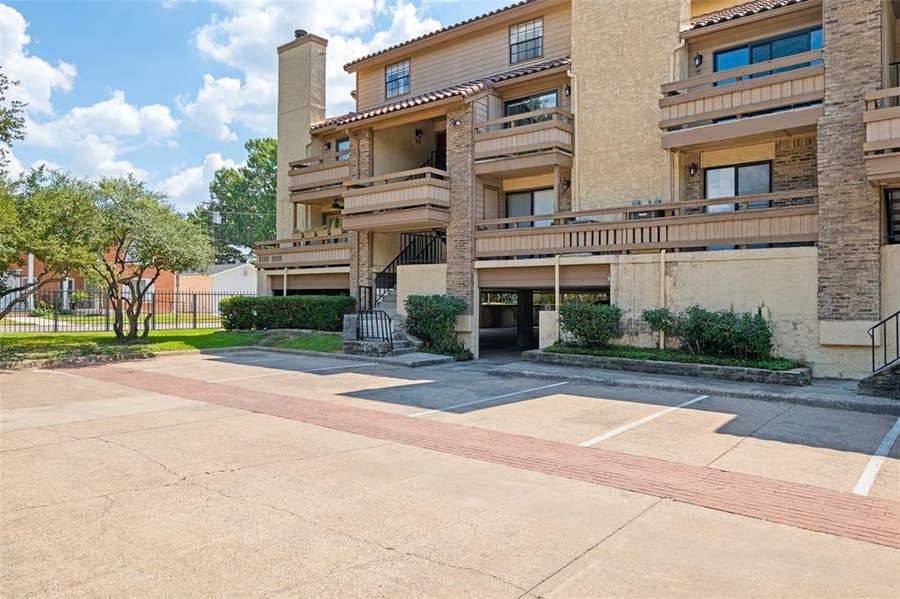 Property photo for 7640 W Greenway Boulevard, #8K, Dallas, TX