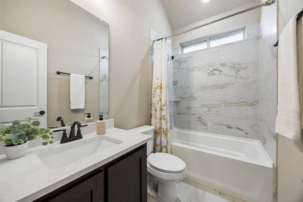 3006 Holland Lane, Midlothian, TX 76065