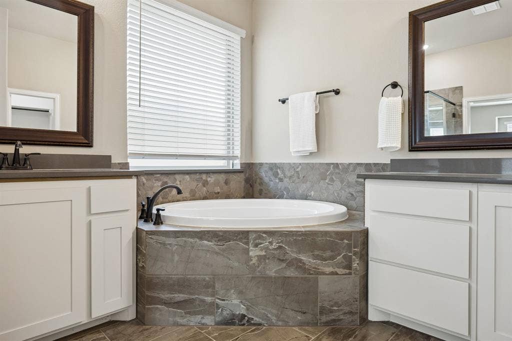 3006 Holland Lane, Midlothian, TX 76065