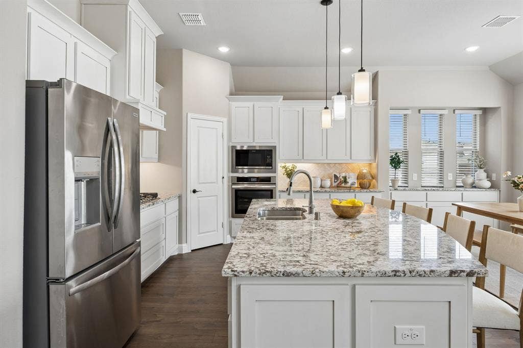 3006 Holland Lane, Midlothian, TX 76065