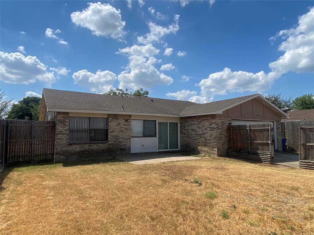 7309 Oakstone Drive, Dallas, TX 75249 7309 Oakstone Drive, Dallas, TX 75249