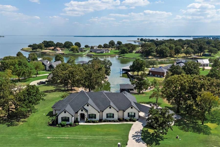 Property photo for 218 White Rock Road, Corsicana, TX
