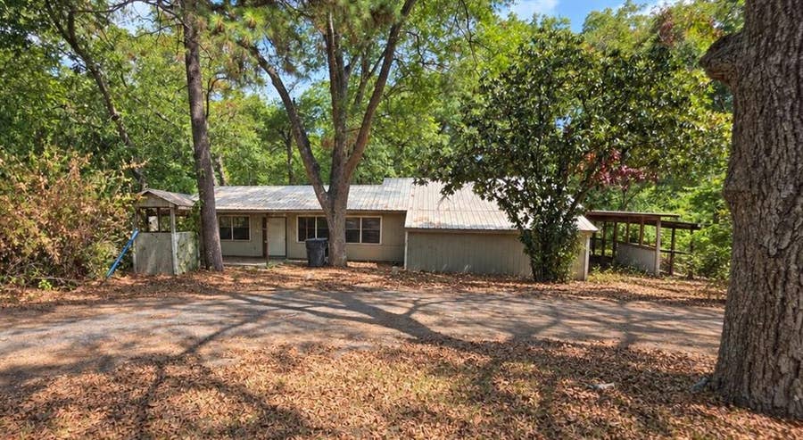Property photo for 8219 Pecan Circle, Lone Oak, TX