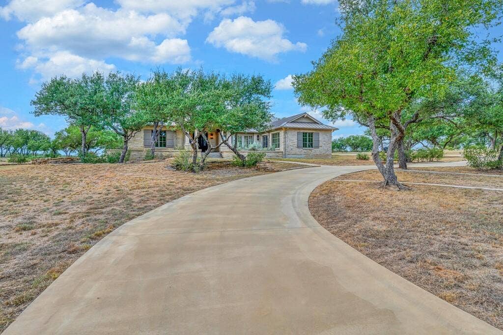 3989 Sunset Cliff Road, Burnet, TX 78611 3989 Sunset Cliff Road, Burnet, TX 78611