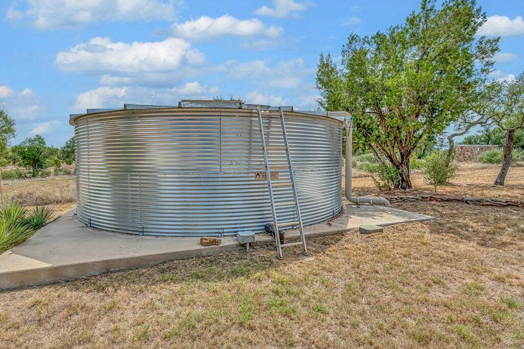 3989 Sunset Cliff Road, Burnet, TX 78611 Rainwater Storage Tank