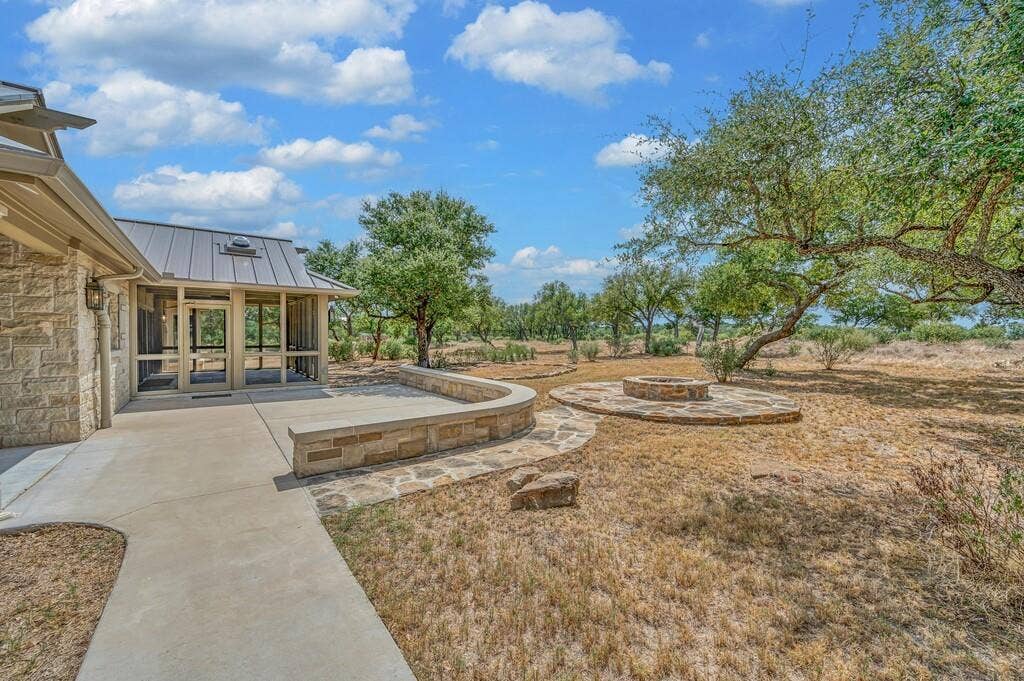 3989 Sunset Cliff Road, Burnet, TX 78611 Patio, Fire Pit, Screened Porch