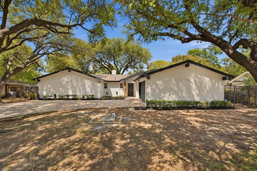 Property photo for 4905 Rock River Drive, Fort Worth, TX