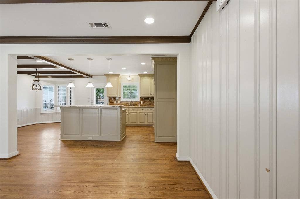 6445 Glennox Lane, Dallas, TX 75214 6445 Glennox Lane, Dallas, TX 75214