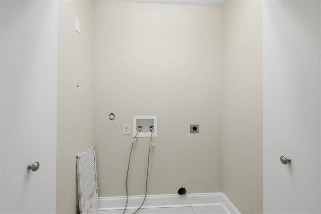 6445 Glennox Lane, Dallas, TX 75214 6445 Glennox Lane, Dallas, TX 75214