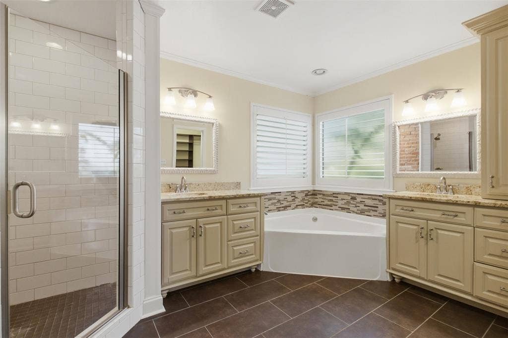 6445 Glennox Lane, Dallas, TX 75214 6445 Glennox Lane, Dallas, TX 75214