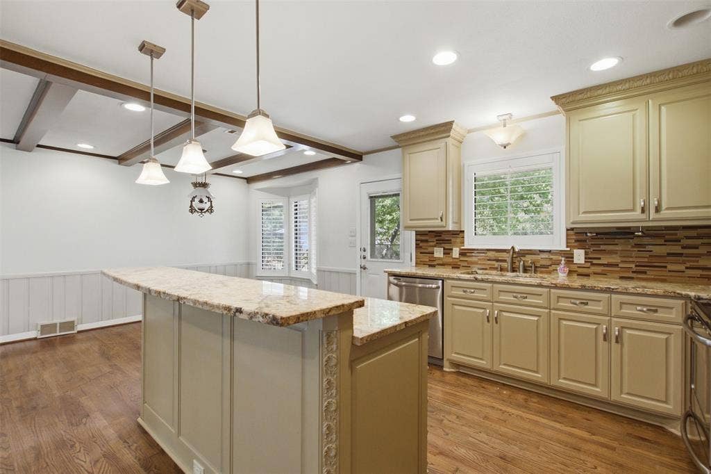 6445 Glennox Lane, Dallas, TX 75214 6445 Glennox Lane, Dallas, TX 75214