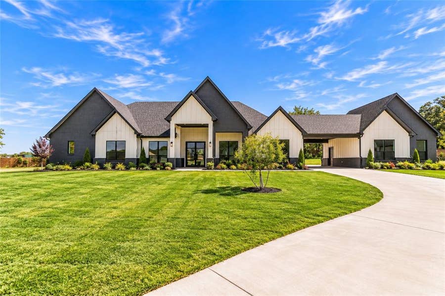 Property photo for 5833 Grey Wolf Court, Fort Worth, TX