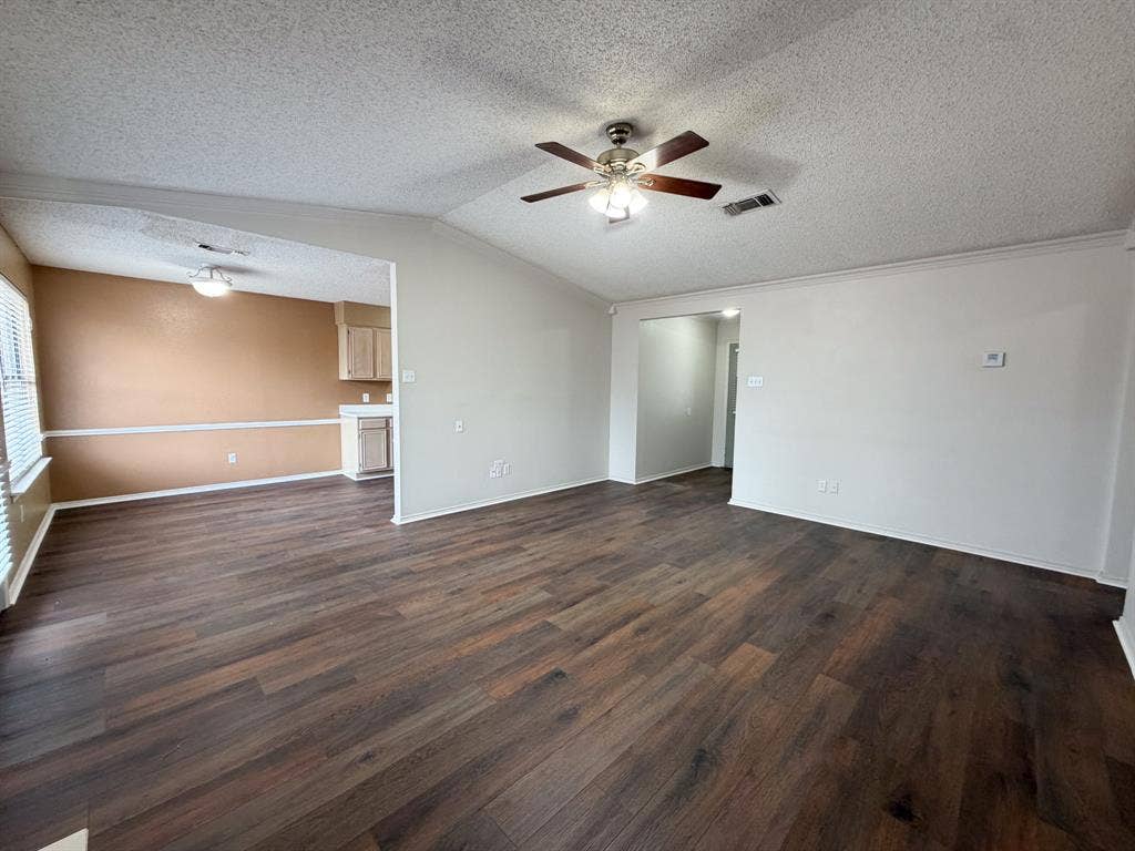 921 Park Place Boulevard, Midlothian, TX 76065