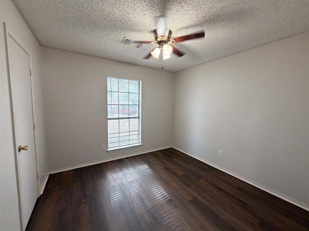 921 Park Place Boulevard, Midlothian, TX 76065