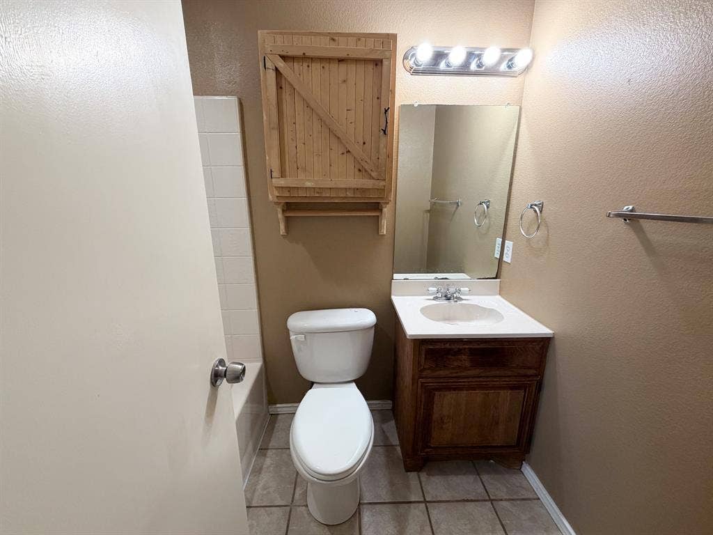 921 Park Place Boulevard, Midlothian, TX 76065