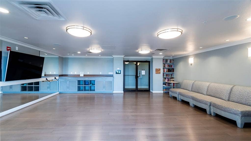 330 Las Colinas Boulevard E, #466, Irving, TX 75039