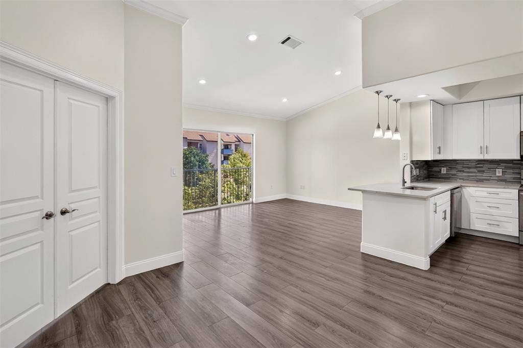 330 Las Colinas Boulevard E, #466, Irving, TX 75039