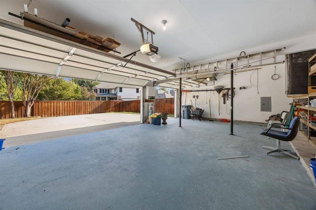 4424 Courtney Lane, Richardson, TX 75082 3-CAR GARAGE