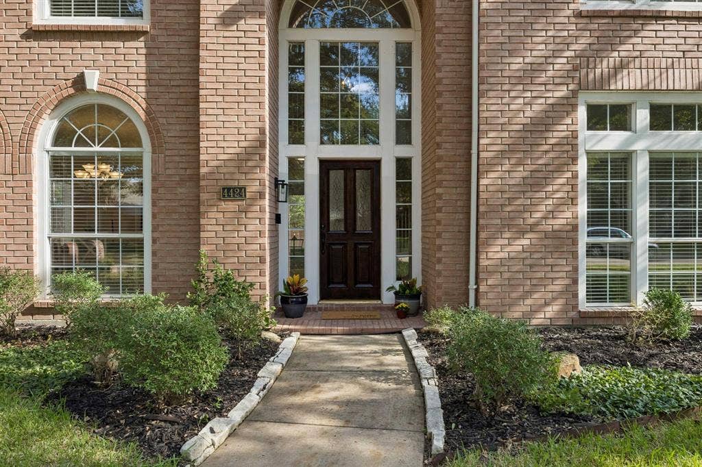 4424 Courtney Lane, Richardson, TX 75082 4424 Courtney Lane, Richardson, TX 75082