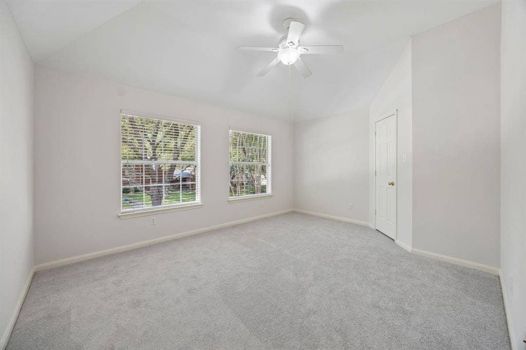 4424 Courtney Lane, Richardson, TX 75082 Upstairs bedroom