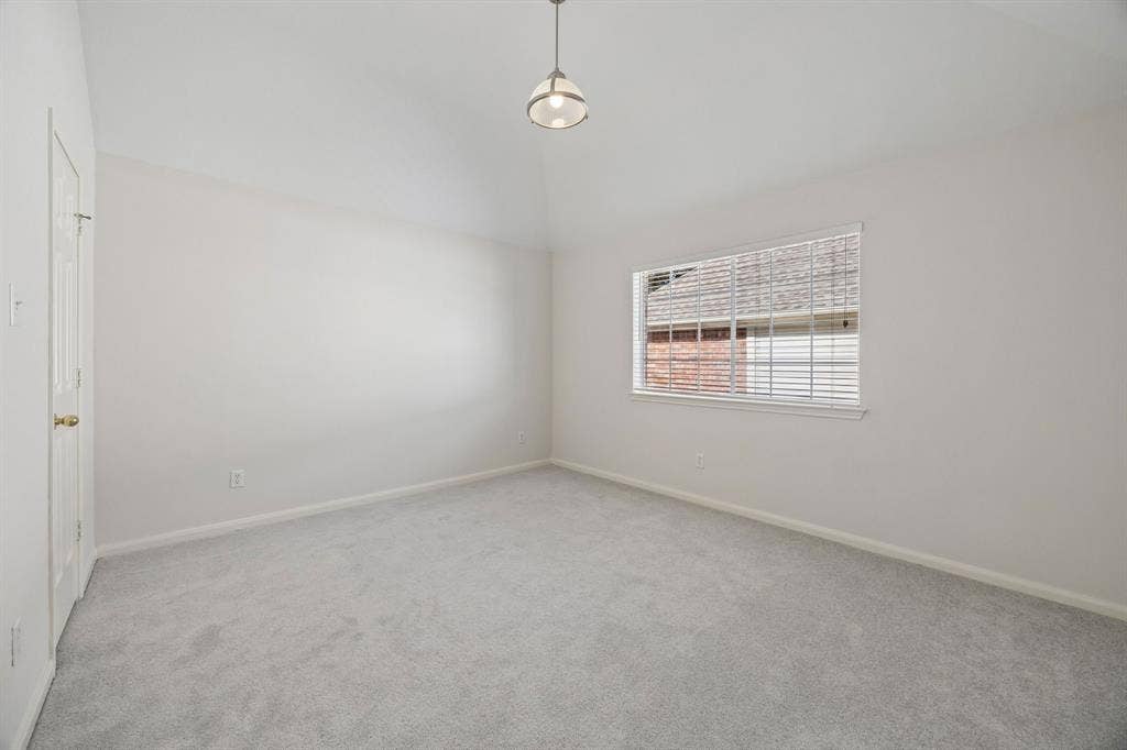 4424 Courtney Lane, Richardson, TX 75082 Upstairs bedroom