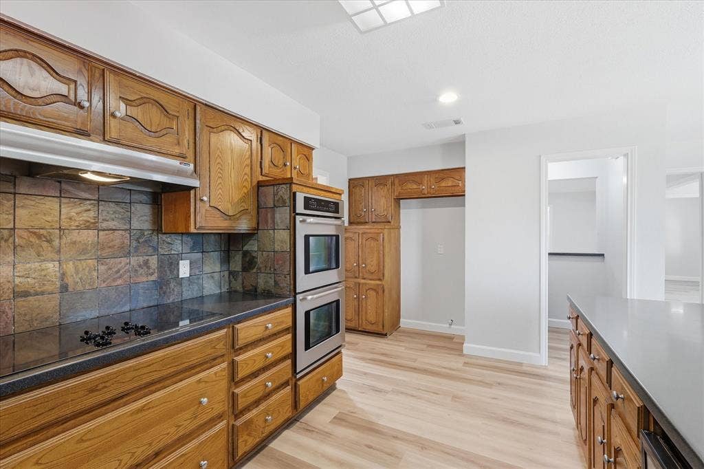 2625 Ramblewood Drive, Carrollton, TX 75006 2625 Ramblewood Drive, Carrollton, TX 75006