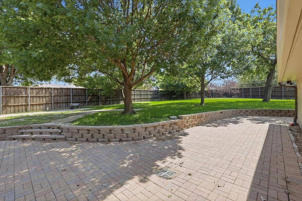 2625 Ramblewood Drive, Carrollton, TX 75006 2625 Ramblewood Drive, Carrollton, TX 75006