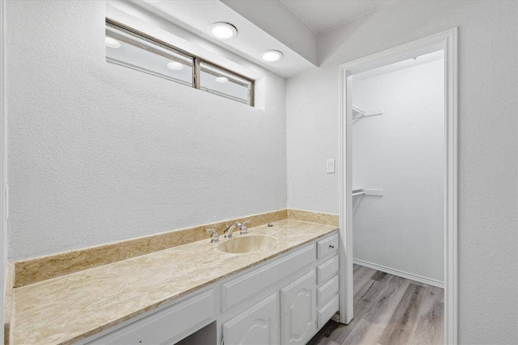2625 Ramblewood Drive, Carrollton, TX 75006 2625 Ramblewood Drive, Carrollton, TX 75006