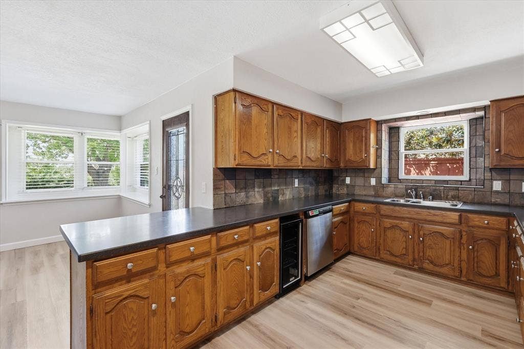 2625 Ramblewood Drive, Carrollton, TX 75006 2625 Ramblewood Drive, Carrollton, TX 75006