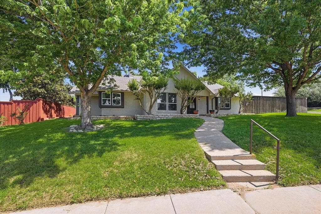 2625 Ramblewood Drive, Carrollton, TX 75006 2625 Ramblewood Drive, Carrollton, TX 75006