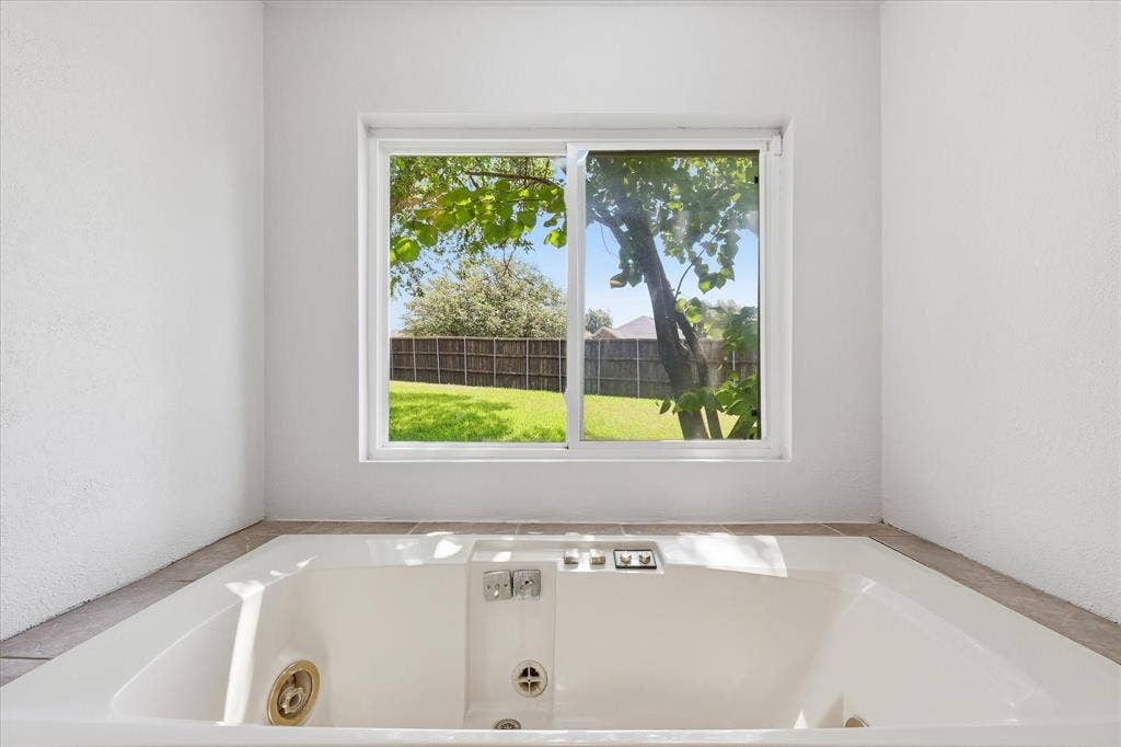 2625 Ramblewood Drive, Carrollton, TX 75006 2625 Ramblewood Drive, Carrollton, TX 75006