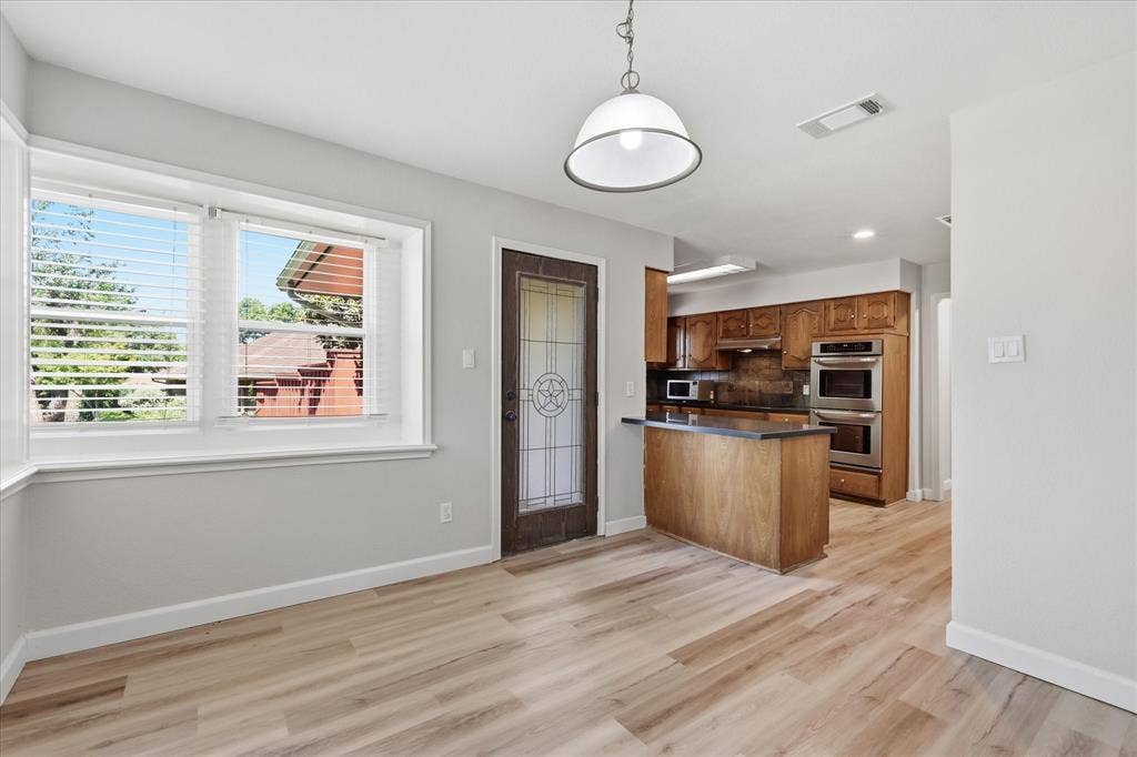 2625 Ramblewood Drive, Carrollton, TX 75006 2625 Ramblewood Drive, Carrollton, TX 75006