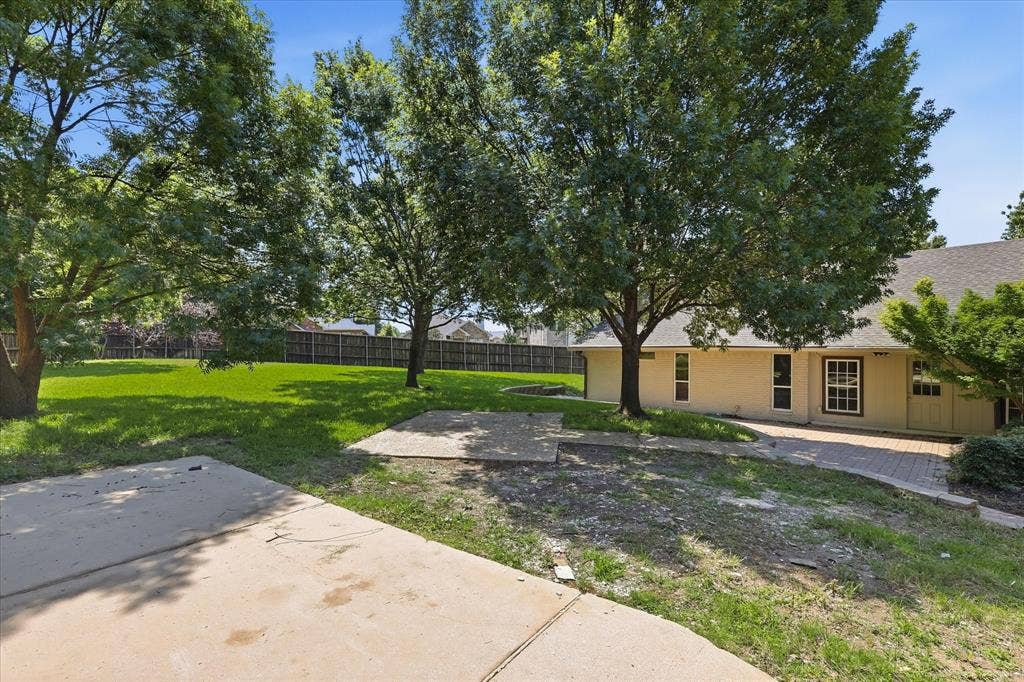2625 Ramblewood Drive, Carrollton, TX 75006 2625 Ramblewood Drive, Carrollton, TX 75006