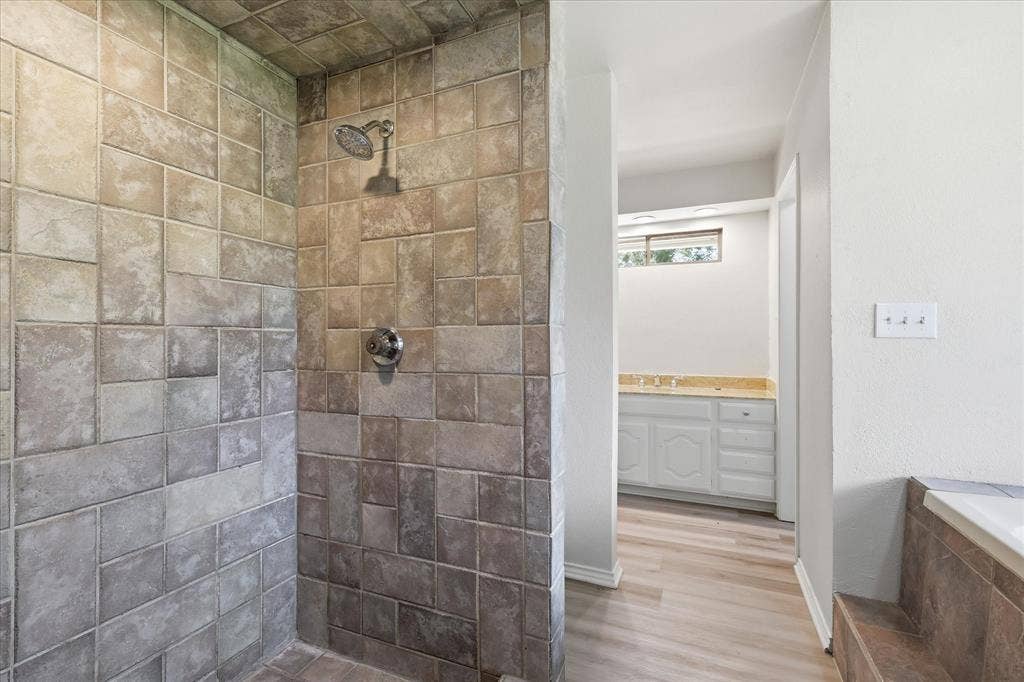 2625 Ramblewood Drive, Carrollton, TX 75006 2625 Ramblewood Drive, Carrollton, TX 75006