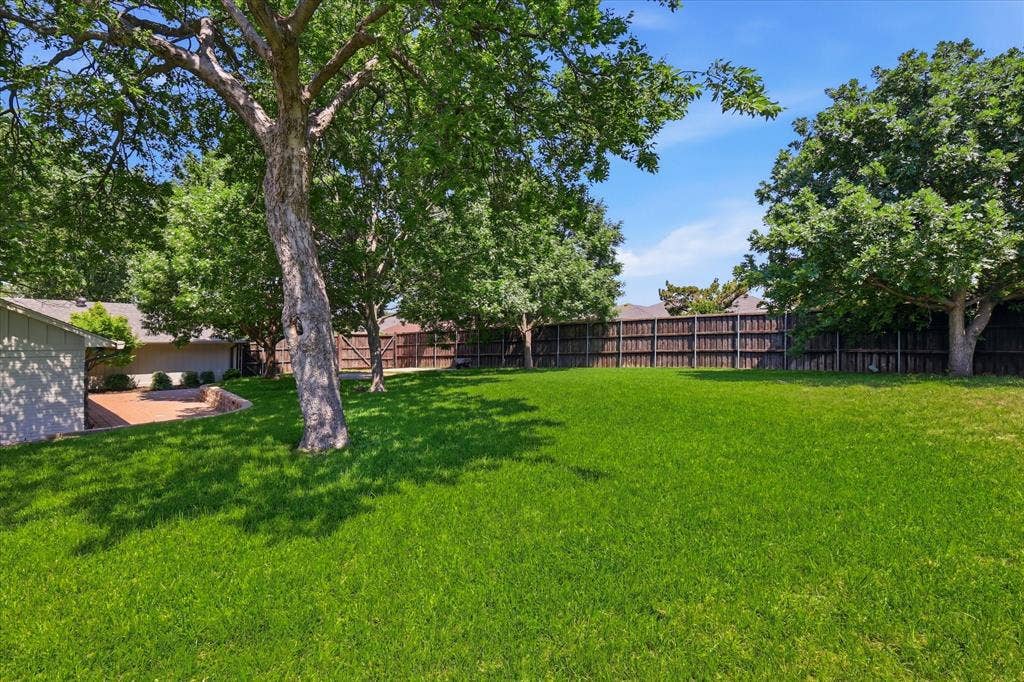 2625 Ramblewood Drive, Carrollton, TX 75006 2625 Ramblewood Drive, Carrollton, TX 75006