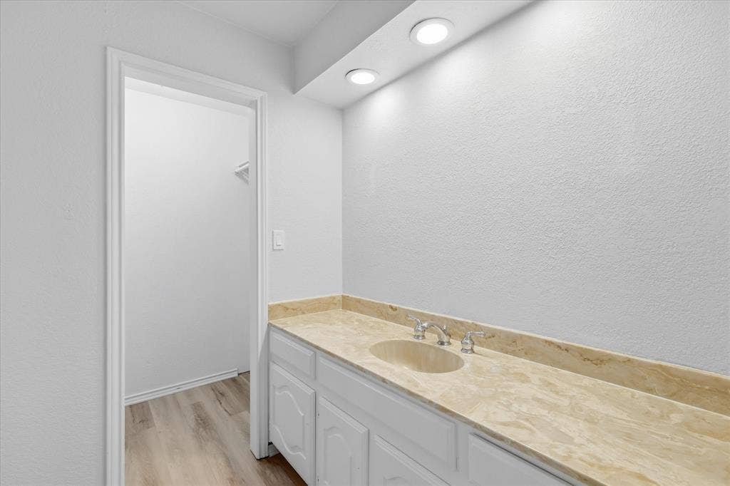 2625 Ramblewood Drive, Carrollton, TX 75006 2625 Ramblewood Drive, Carrollton, TX 75006