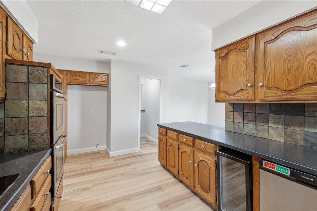 2625 Ramblewood Drive, Carrollton, TX 75006 2625 Ramblewood Drive, Carrollton, TX 75006