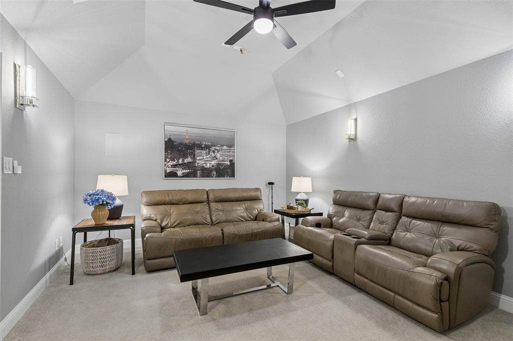 2309 Leslie Lane, McKinney, TX 75072 2309 Leslie Lane, McKinney, TX 75072