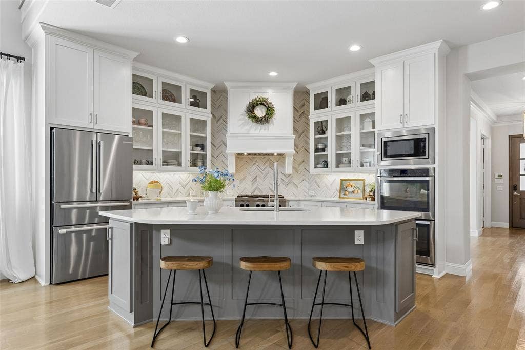 2309 Leslie Lane, McKinney, TX 75072 2309 Leslie Lane, McKinney, TX 75072