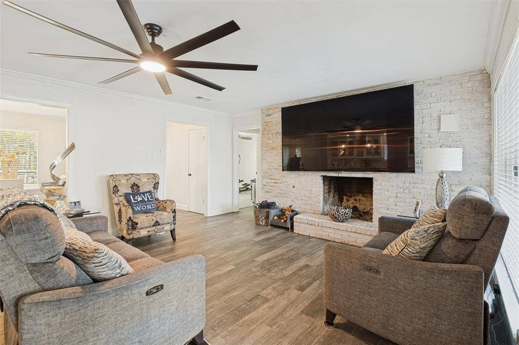 1502 Austrian Road, Grand Prairie, TX 75050 1502 Austrian Road, Grand Prairie, TX 75050