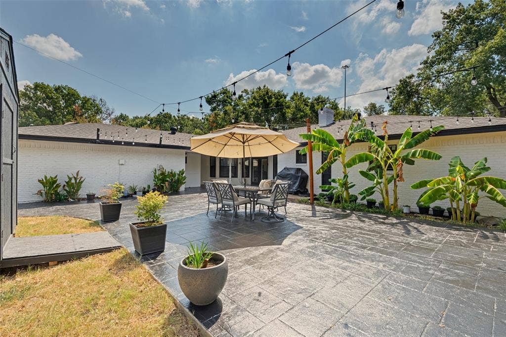 1502 Austrian Road, Grand Prairie, TX 75050 1502 Austrian Road, Grand Prairie, TX 75050