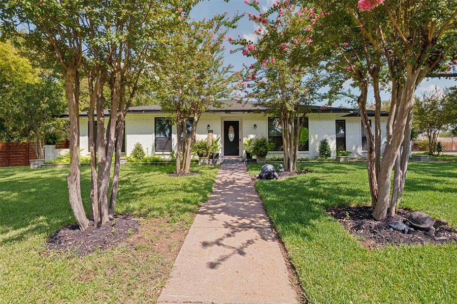 Property photo for 1502 Austrian Road, Grand Prairie, TX
