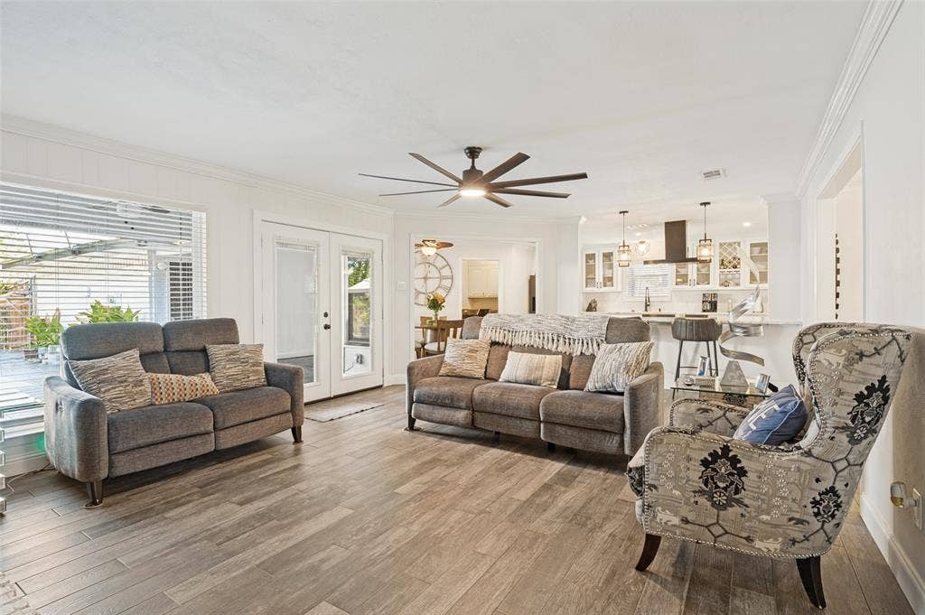 1502 Austrian Road, Grand Prairie, TX 75050 1502 Austrian Road, Grand Prairie, TX 75050